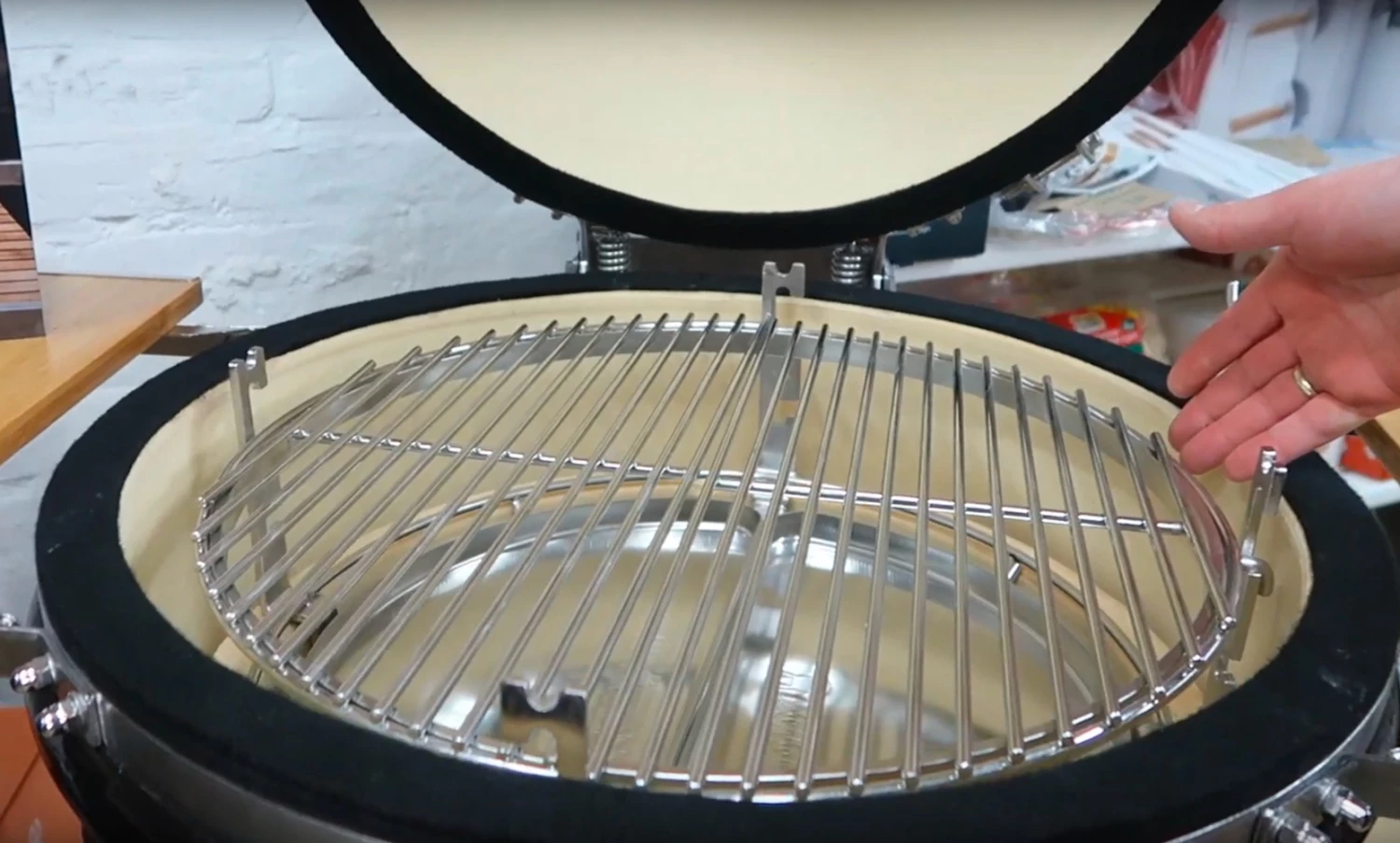 Kamado Monolith Classic Pro Series 2.0 Burdeos 6 Kamado Monolith Classic Pro Series 2.0 Burdeos - Imagen 6