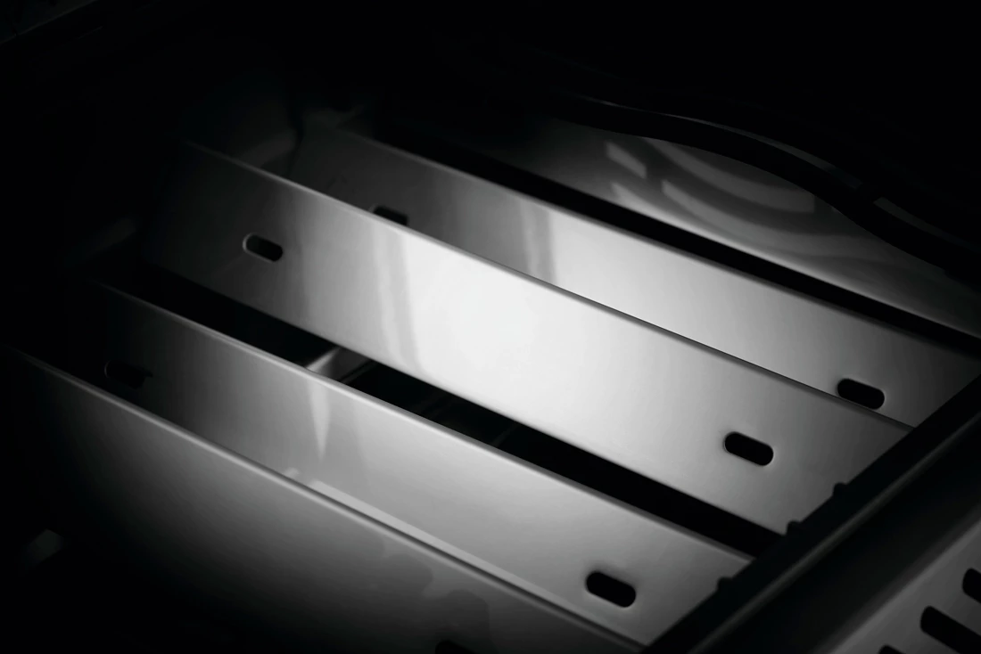 Napoleon Rogue XT 425 Negra Con Quemador Lateral Infrarrojo - Imagen 4